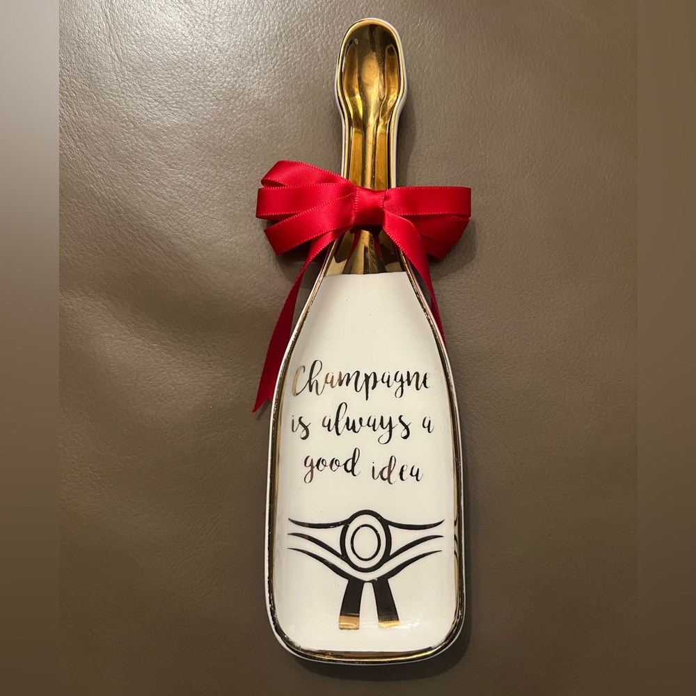 Icing Gold and White Bottle Tray with Red Ribbon